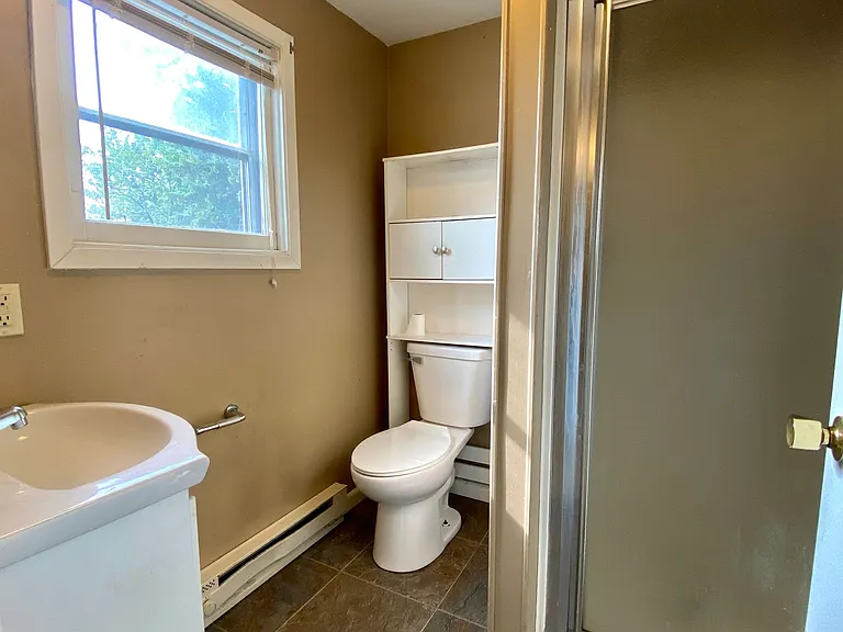 516 Erin St — Photo 4