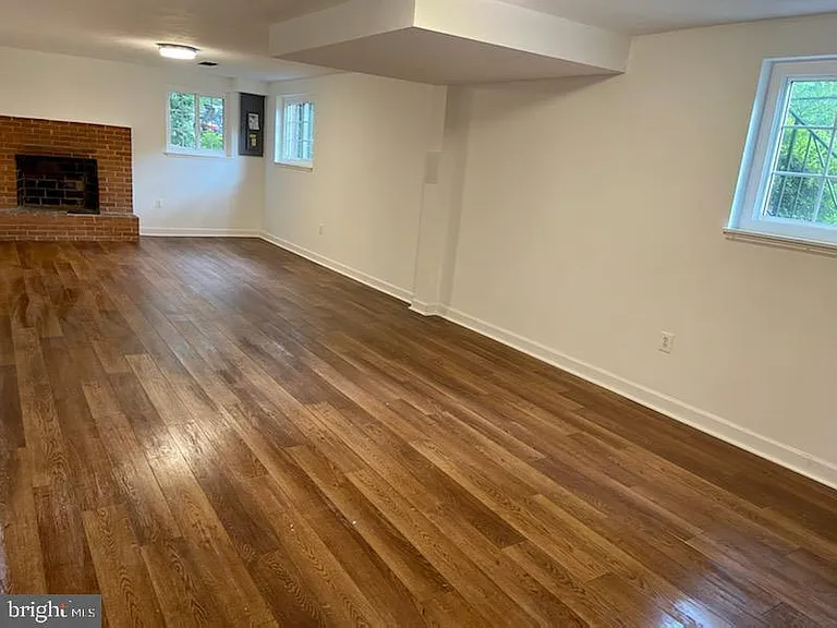 2305 N Vermont St — Photo 23