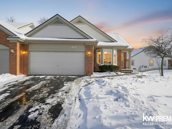 5962 Augusta Ln, Grand Blanc, MI 48439