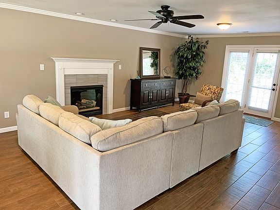2nd image of 12818 Sanderling Ln