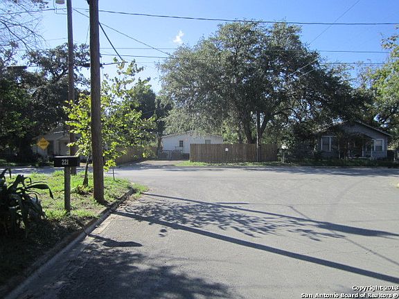 3rd image of 221 W Adams St