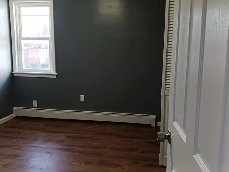 middle bedroom (12x10) from living room