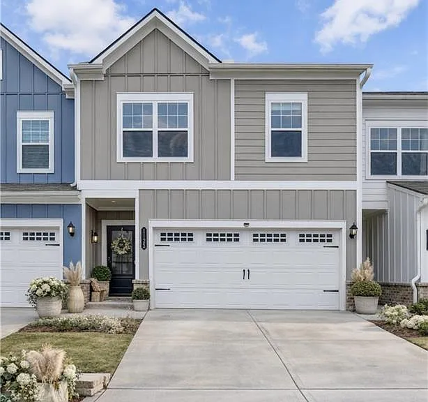 1123 Chastain Dr — Photo 1