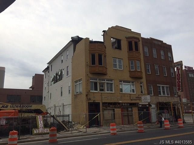 2nd image of 1510 Pacific Ave