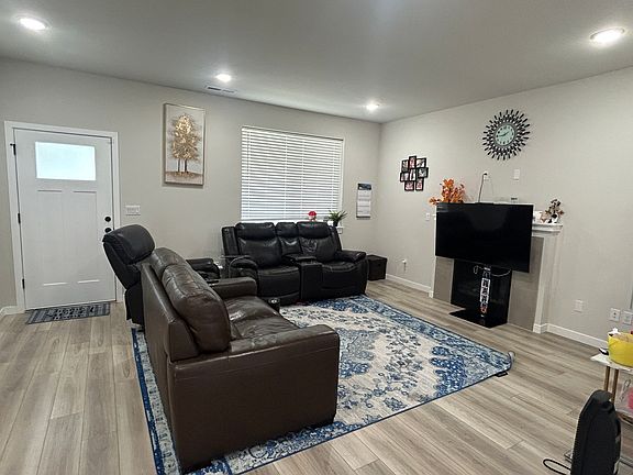 3rd image of 5229 83rd Ave NE