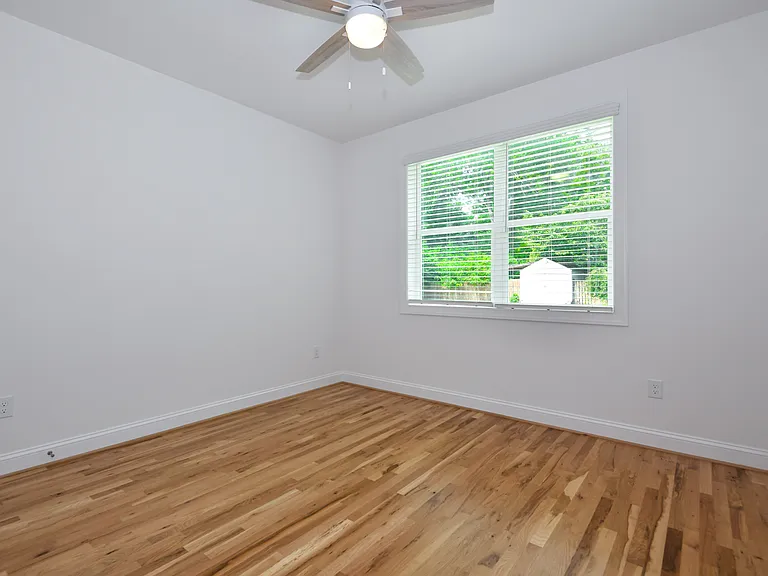 1739 Crest Rd — Photo 7