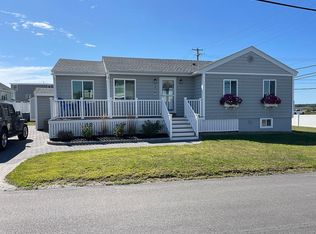 4 New Hampshire St, Seabrook, NH 03874