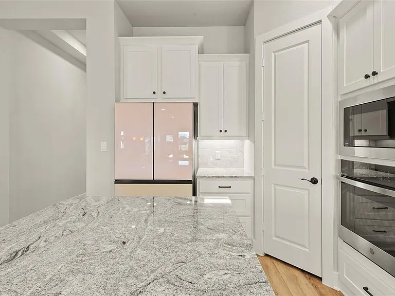 111 Chinaberry Bnd — Photo 11