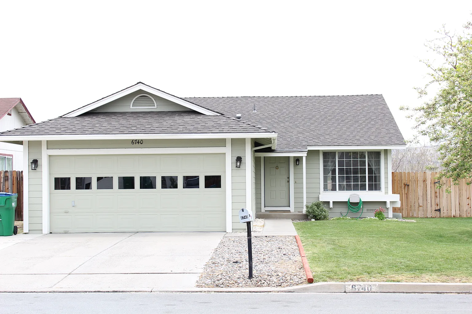 6740 Canoe Hill Dr photo 1