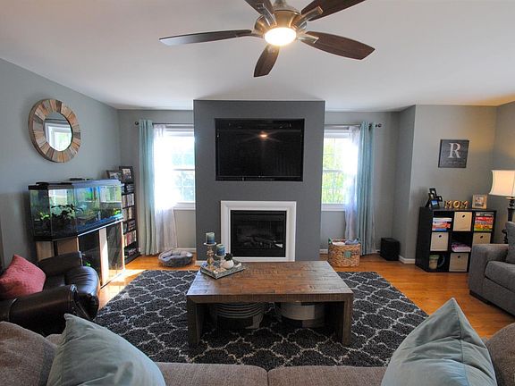 5th image of 228 Duncraig Dr