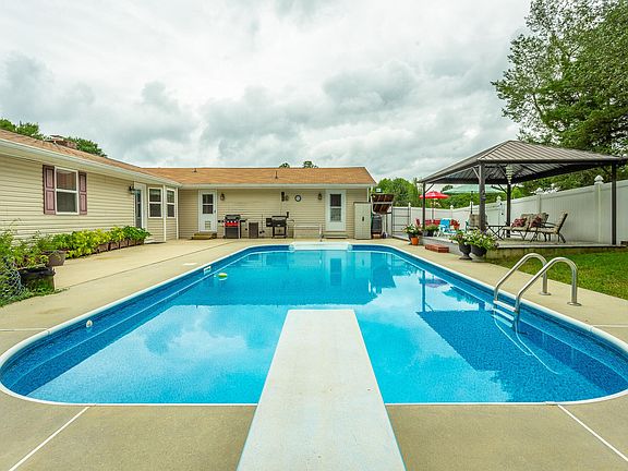5th image of 5009 Cindy Cir NW