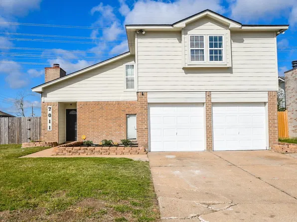 7011 Livery Ln, Cypress, TX 77433