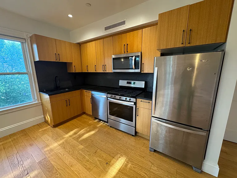 87 Gardner St — Photo 29