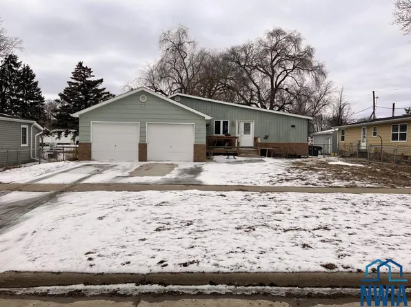 303 E St, Sergeant Bluff, IA 51054