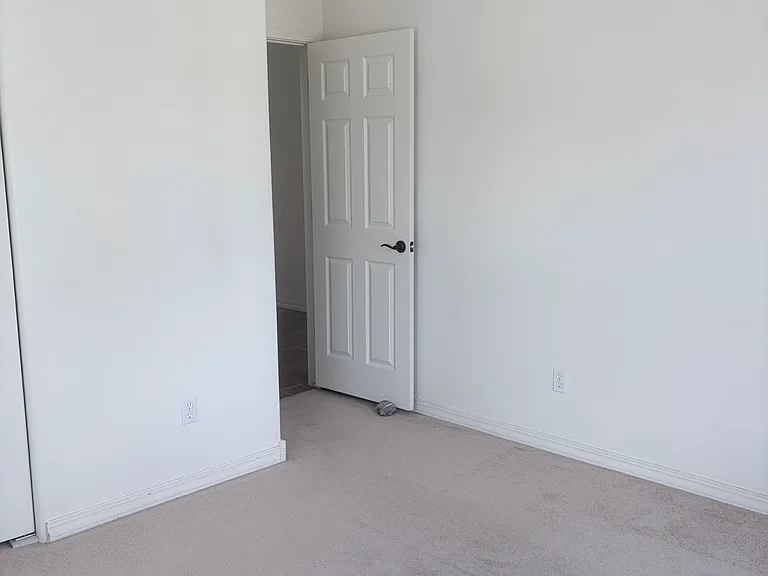 109 Cinnamon Dr #1 — Photo 8