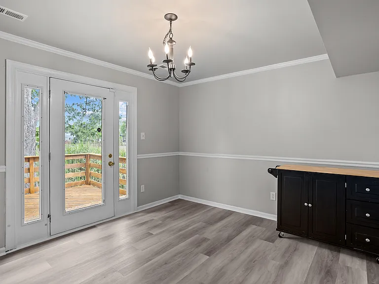 913 Laredo Ct — Photo 10