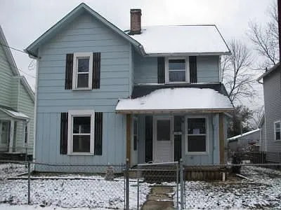 569 Cherry St photo 1
