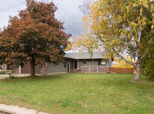 1513 River Dr S, Wabasha, MN 55981