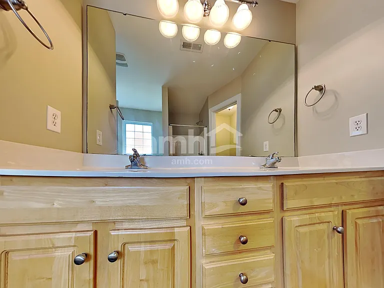 205 Turner Greens Ct — Photo 12
