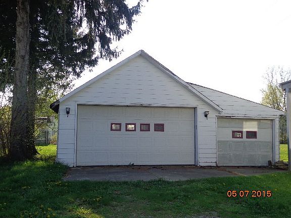 2nd image of 6822 Lake Ave