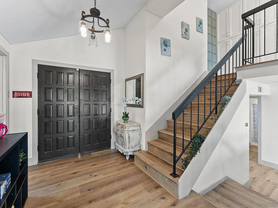 1st image of 10111 Cliffwood Dr