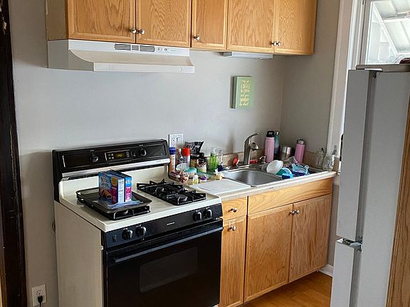 4th image of 5723 W Sunnyside Ave #2