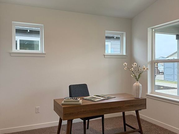 3rd image of 676 NE Rickenbacker Rd #142
