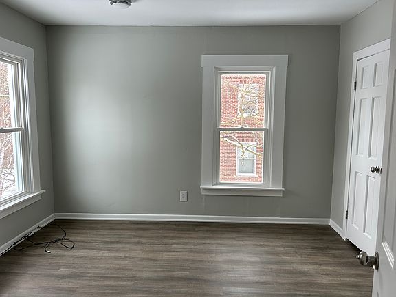 4th image of 529 Main St #2