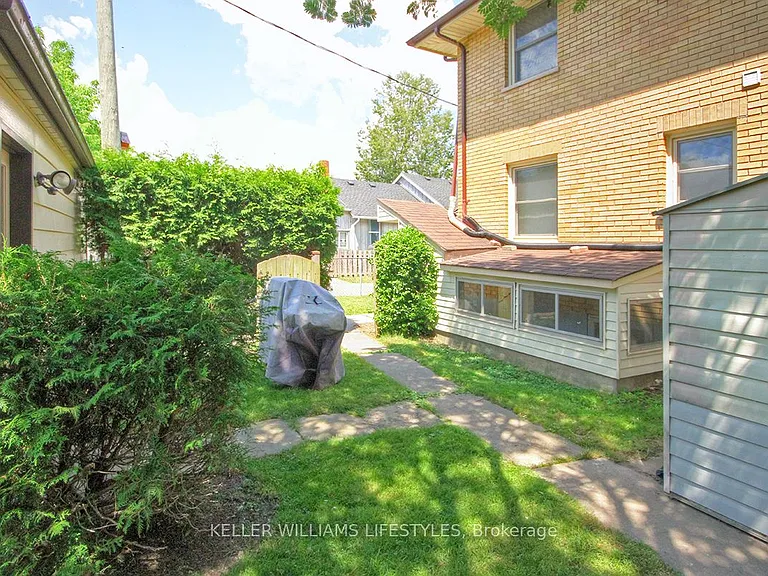 84 Wilson Ave #UPPER SE — Photo 20