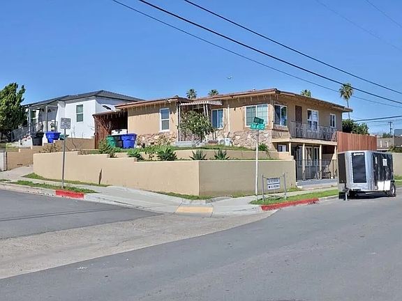 3rd image of 3996 Teak St