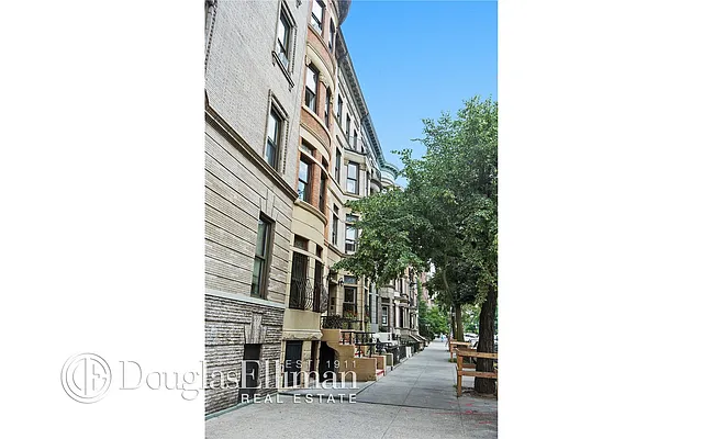 Sold by Douglas Elliman | media 22