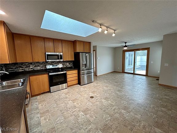3rd image of 33027 Rock Creek Cir