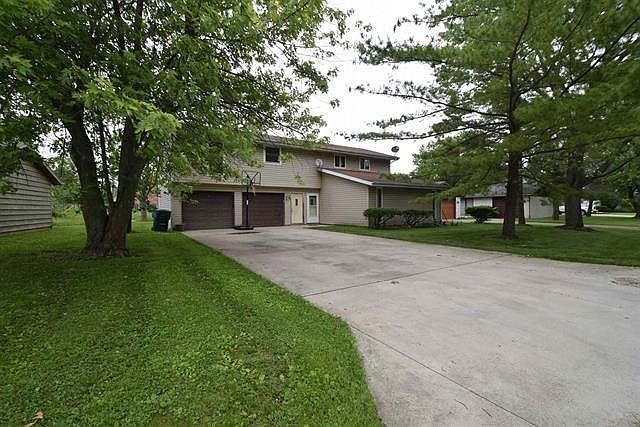 2nd image of 204 W Charter Dr