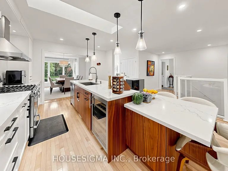 69 Holyrood Ave — Photo 8