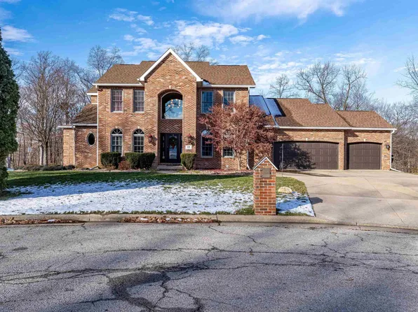 128 Village Dr, East Peoria, IL 61571