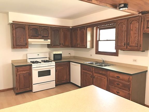 4th image of 39157 N Spruce St