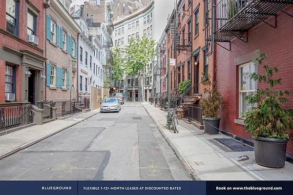 Rented by The Blueground | media 26