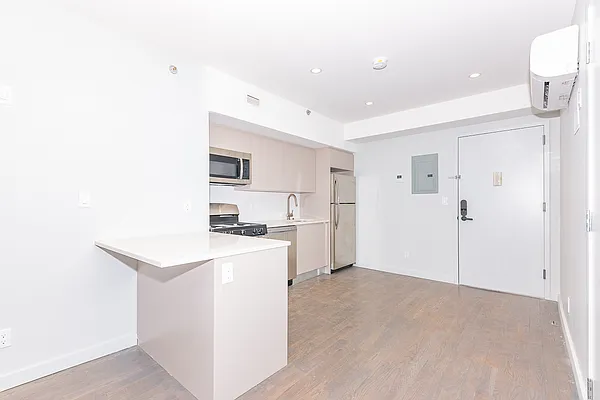 Rented by MySpaceNYC | media 26