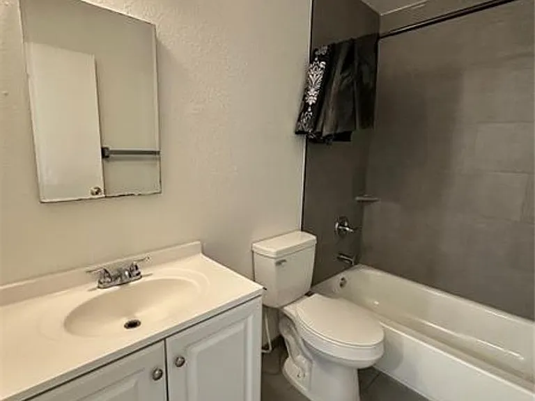 4920 Stanley Ave — Photo 36