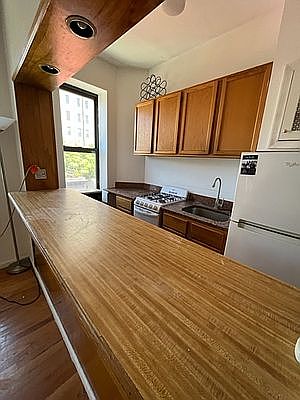 2nd image of 219 Avenue A #5B