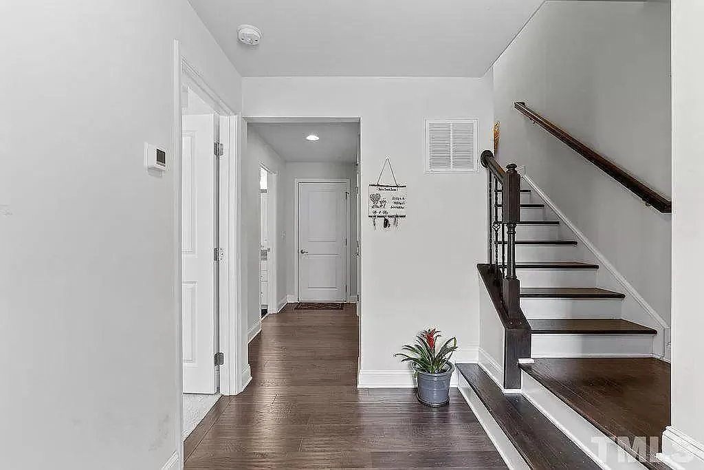 1030 Brownsmith Dr - 1030 Brownsmith Dr — Photo 3