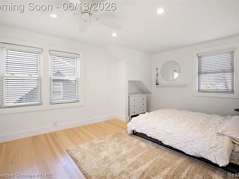 487 Smith Ave — Photo 14