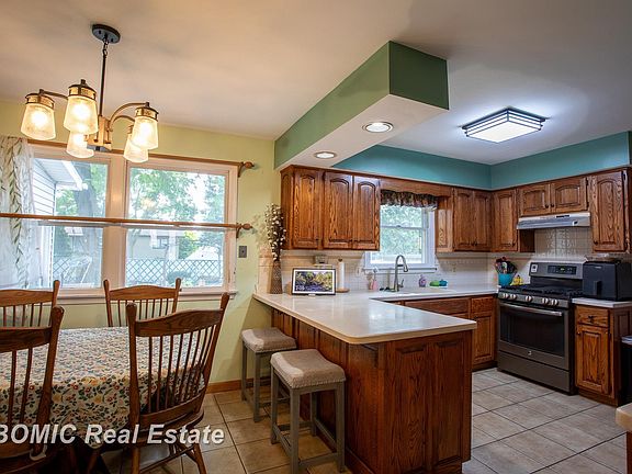 4th image of 3028 Melrose Dr
