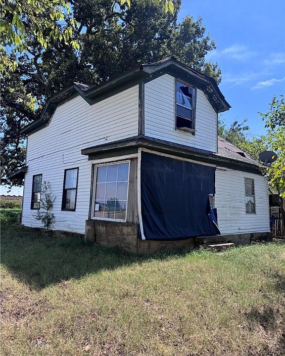 1st image of 1301 S 10th St