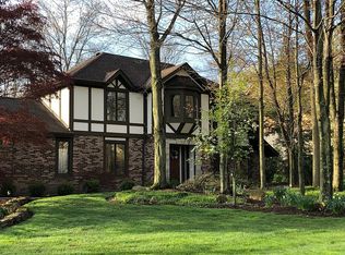 6340 Rockledge Dr, Brecksville, OH 44141