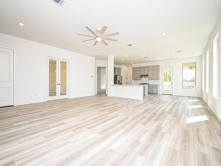 8278 Boundary Waters Dr — Photo 2