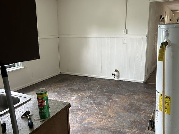3rd image of 2289 Niagara St APT 2