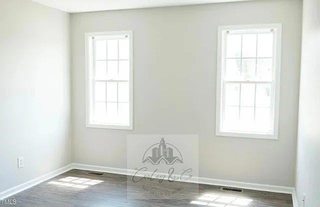 12 Linsey Ct — Photo 4
