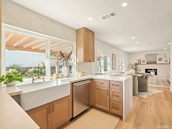 5th image of 14334 Sandown Ct