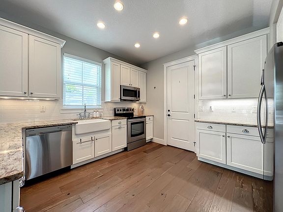 5th image of 1426 Lake Highland Dr